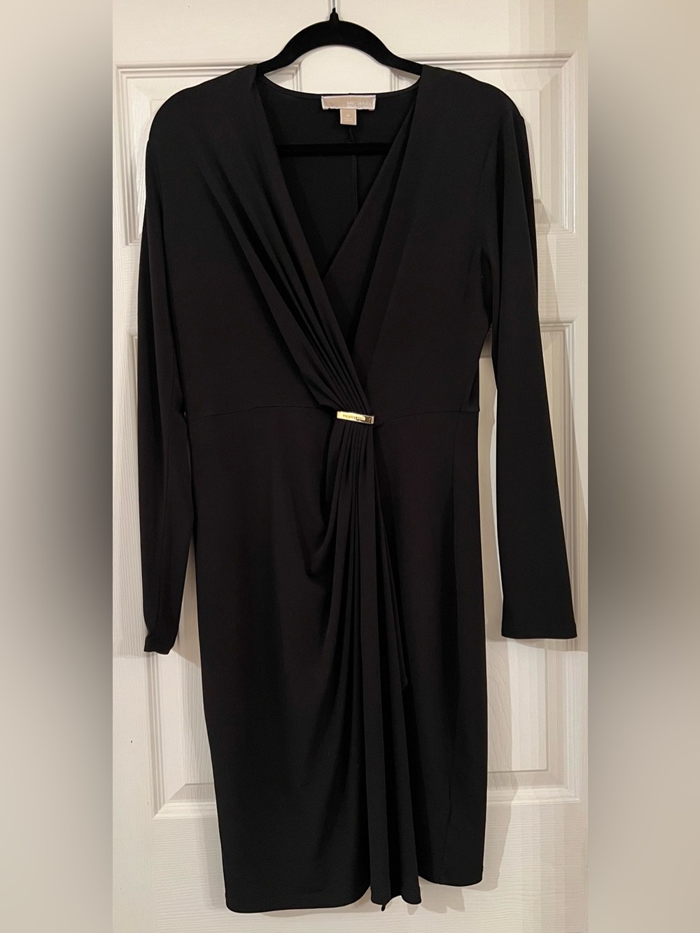 MICHAEL Michael Kors Women M Black Faux Wrap V-Neck Sheath Knit Logo Dress